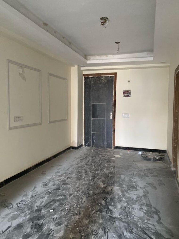 Room, sunshine-apartments-sector-73 2 Bedroom 950 Sq.Ft. Builder Floor In Sector 73 Noida 9959463