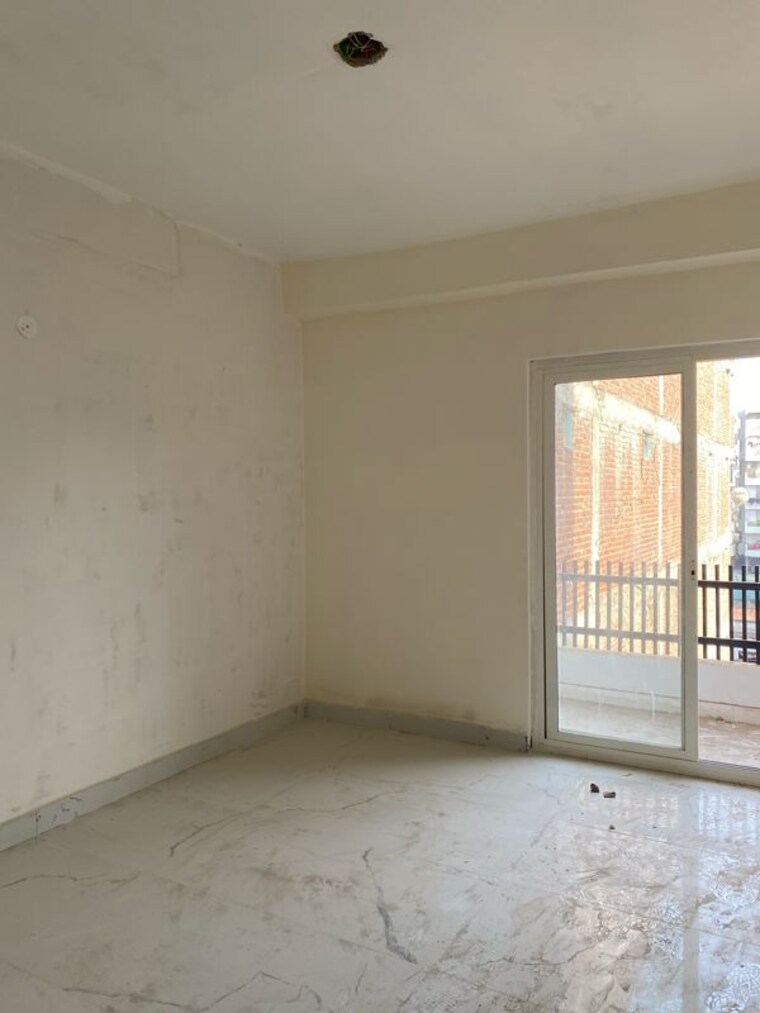 Room, sunshine-apartments-sector-73 2 Bedroom 950 Sq.Ft. Builder Floor In Sector 73 Noida 9959463