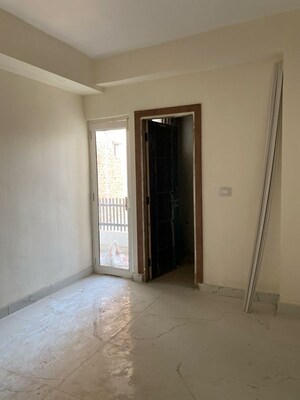 Room in 2 BHK Builder Floor at Sunshine Apartments Sector 73, Sector 73 – for Sale