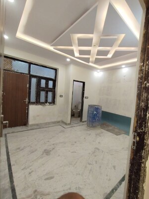 Parking in 3.5 BHK Builder Floor at Uttam Nagar – for Sale