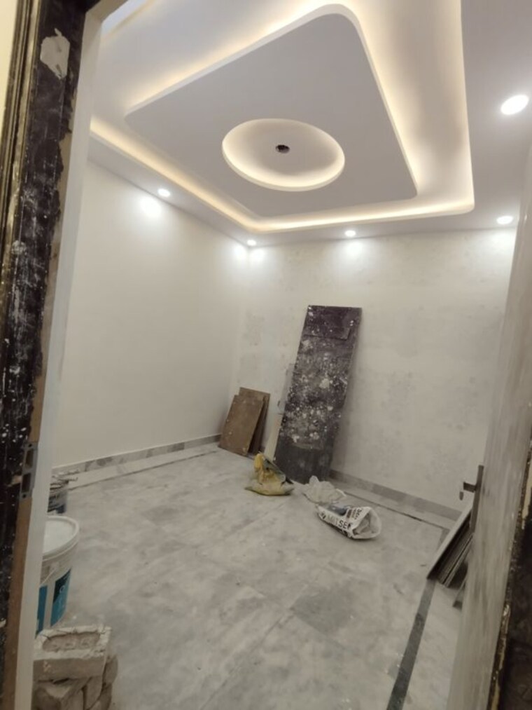 Bathroom, uttam nagar 3.5 Bedroom 100 Sq.Yd. Builder Floor In Uttam Nagar Delhi 9959616