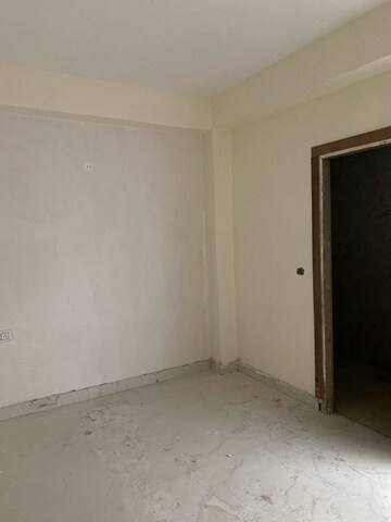 Room in 2 BHK Builder Floor at Sunshine Apartments Sector 73, Sector 73 – for Sale