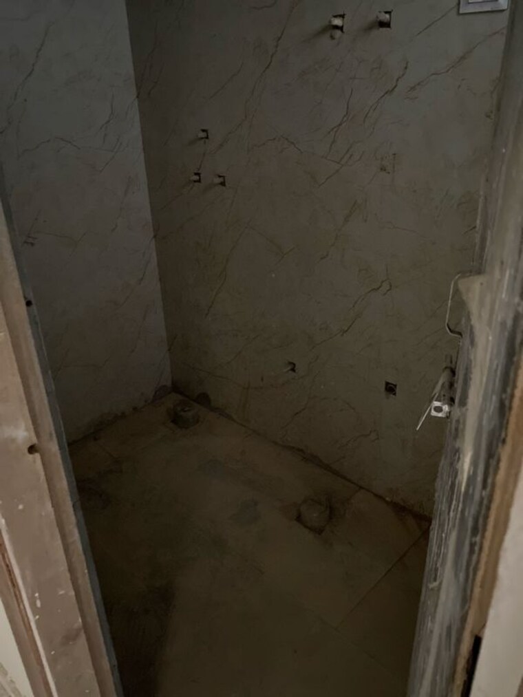 Bathroom, sunshine-apartments-sector-73 2 Bedroom 980 Sq.Ft. Builder Floor In Sector 73 Noida 9959676