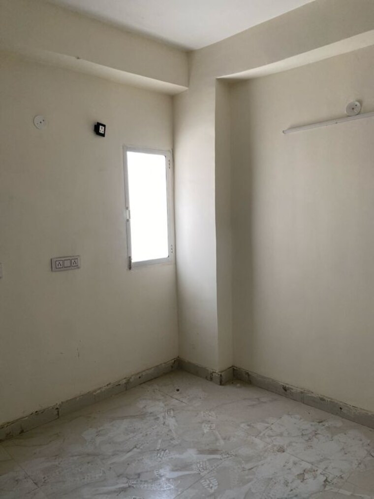 Room, sunshine-apartments-sector-73 2 Bedroom 980 Sq.Ft. Builder Floor In Sector 73 Noida 9959676