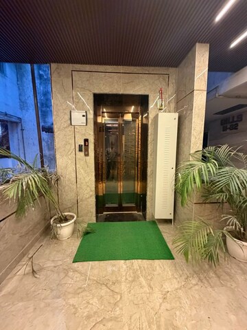Lift in 2 BHK Apartment at Rohini Sector 13 – for Sale
