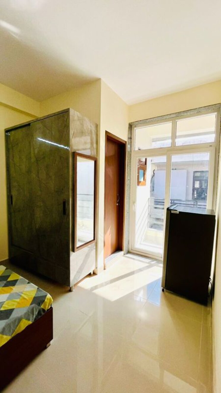 Master Bedroom, sector 23a 1 Bedroom 500 Sq.Ft. Independent House In Sector 23a Gurgaon 9959852