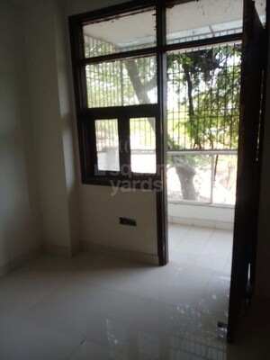 Room in 3 BHK Builder Floor at Chattarpur – for Rent