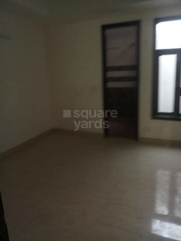 Room in 3 BHK Builder Floor at Chattarpur – for Rent