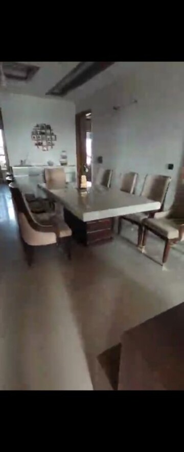 Gym in 3 BHK Builder Floor at Sector 16 – for Rent