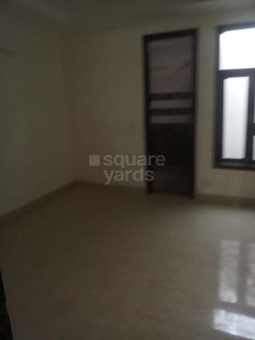 Room in 3 BHK Builder Floor at Chattarpur – for Rent
