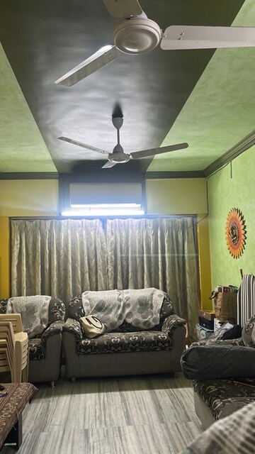 Living Room in 2 BHK Apartment at Andheri East – for Rent