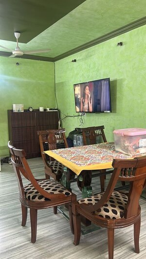 Dining area in 2 BHK Apartment at Andheri East – for Rent