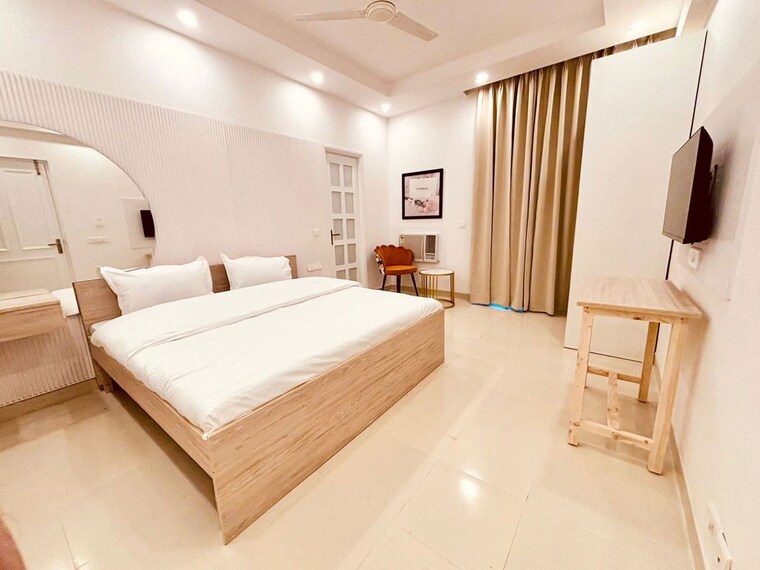 Bedroom, aez-aloha 5 Bedroom 3221 Sq.Ft. Apartment In Sector 57 Gurgaon 9959668