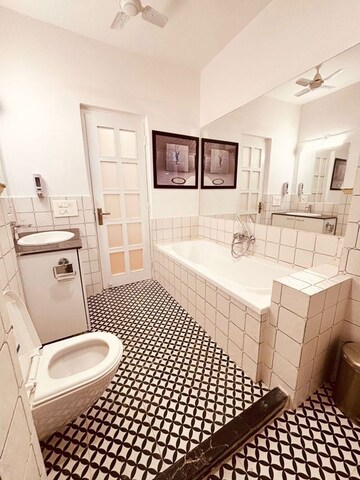 Bathroom in 5 BHK Apartment at AEZ Aloha, Sector 57 – for Rent