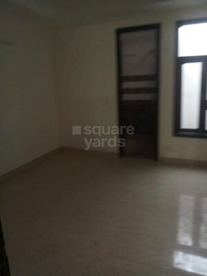 Room in 3 BHK Builder Floor at Chattarpur – for Rent