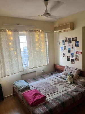 Bedroom in 3 BHK Apartment at Sewri – for Rent