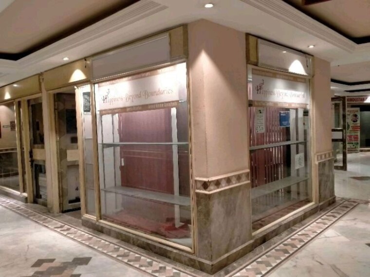 Team Area, new friends colony Commercial Shop 300 Sq.Ft. In New Friends Colony Delhi 9891346