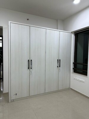 Room in 3 BHK Apartment at Celestia Spaces, Parel – for Rent