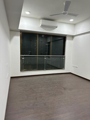 Room in 3 BHK Apartment at Celestia Spaces, Parel – for Rent