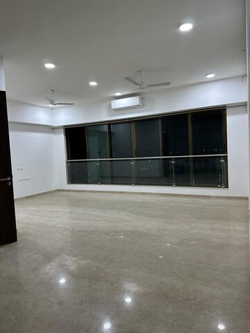 Room in 3 BHK Apartment at Celestia Spaces, Parel – for Rent