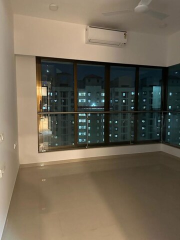 Room in 3 BHK Apartment at Celestia Spaces, Parel – for Rent