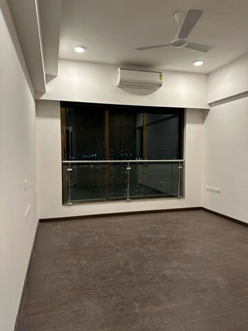 Room in 3 BHK Apartment at Celestia Spaces, Parel – for Rent