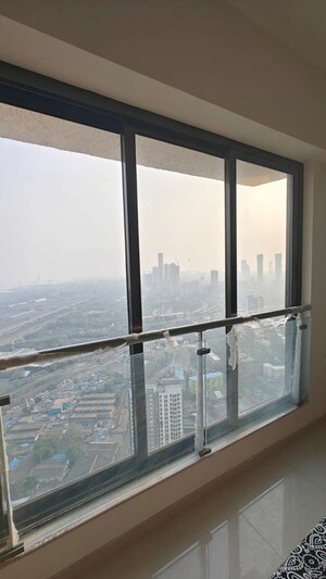 Room in 3 BHK Apartment at Celestia Spaces, Parel – for Rent