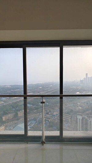 Room in 3 BHK Apartment at Celestia Spaces, Parel – for Rent