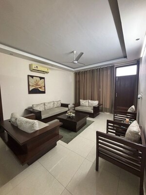 3 BHK Builder Floor For Rent in Sector 21