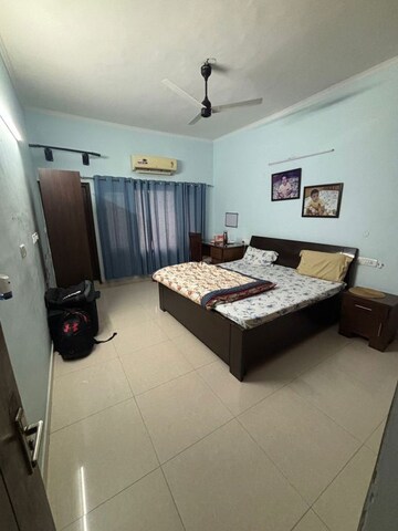 Bedroom in 3 BHK Builder Floor at Sector 21 – for Rent