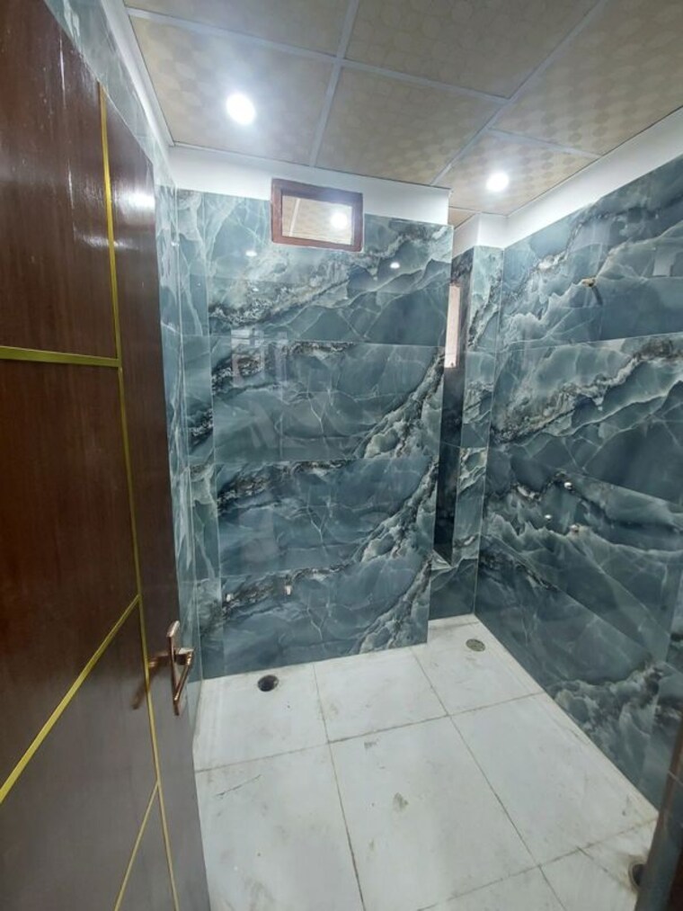 Bathroom, vasundhara sector 13 3 Bedroom 1450 Sq.Ft. Builder Floor In Vasundhara Sector 13 Ghaziabad 9960314