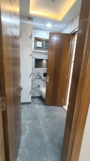 Bathroom in 3 BHK Builder Floor at RPS Palm Drive, Sector 88 – for Sale