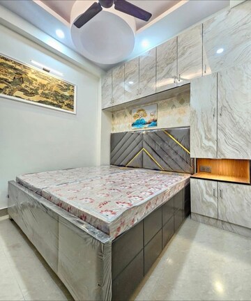 Bedroom in 2 BHK Builder Floor at Divyansh Homes, Indrapuram – for Rent