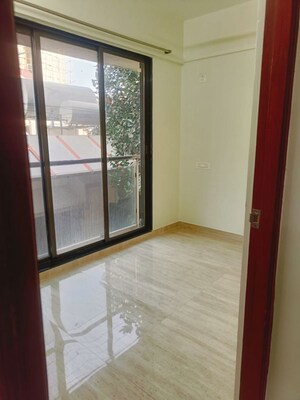 Bedroom in 2.5 BHK Apartment at Chembur – for Rent