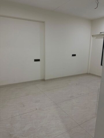 Room in 2 BHK Apartment at Goregaon West – for Rent