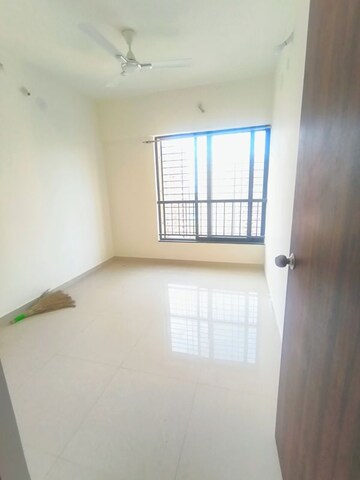 Room in 3 BHK Apartment at Shapoorji Pallonji Joyville Hadapsar Annexe, Hadapsar – for Rent