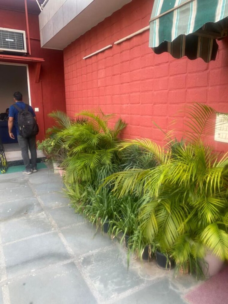 Garden, greater kailash i 2 Bedroom 3150 Sq.Ft. Builder Floor In Greater Kailash I Delhi 9950384