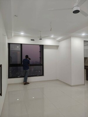 2 BHK Apartment For Rent in Sunteck Avenue 2, Goregaon West