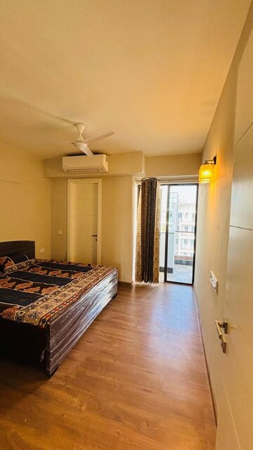 Bedroom in 3.5 BHK Apartment at Signature Global City 63A, Sector 63a – for Rent