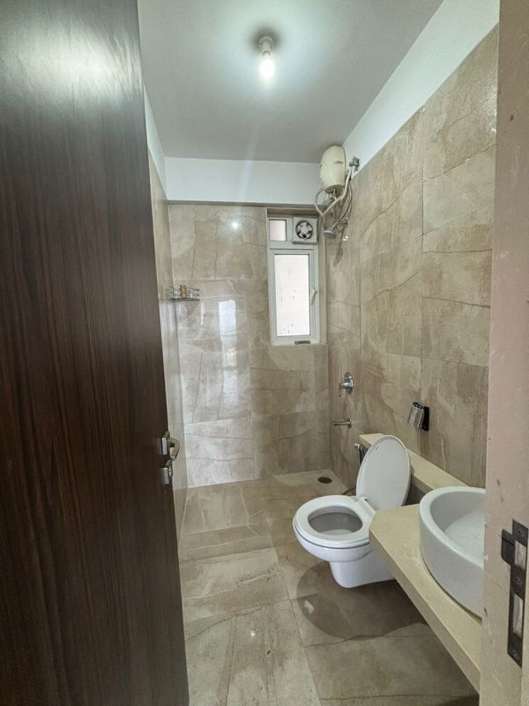 Bathroom, jp-decks 3 Bedroom 1625 Sq.Ft. Apartment In Goregaon East Mumbai 9960503