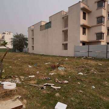  Plot For Sale in Sector 3 Wave City