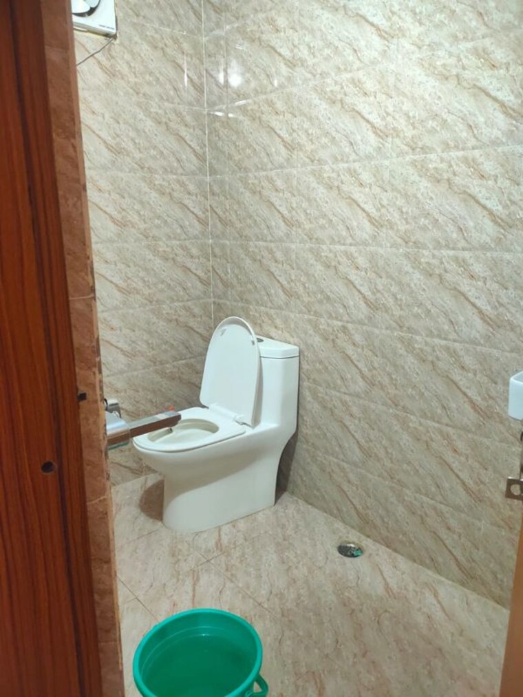 Bathroom, doranda 3 Bedroom 1700 Sq.Ft. Apartment In Doranda Ranchi 9960579