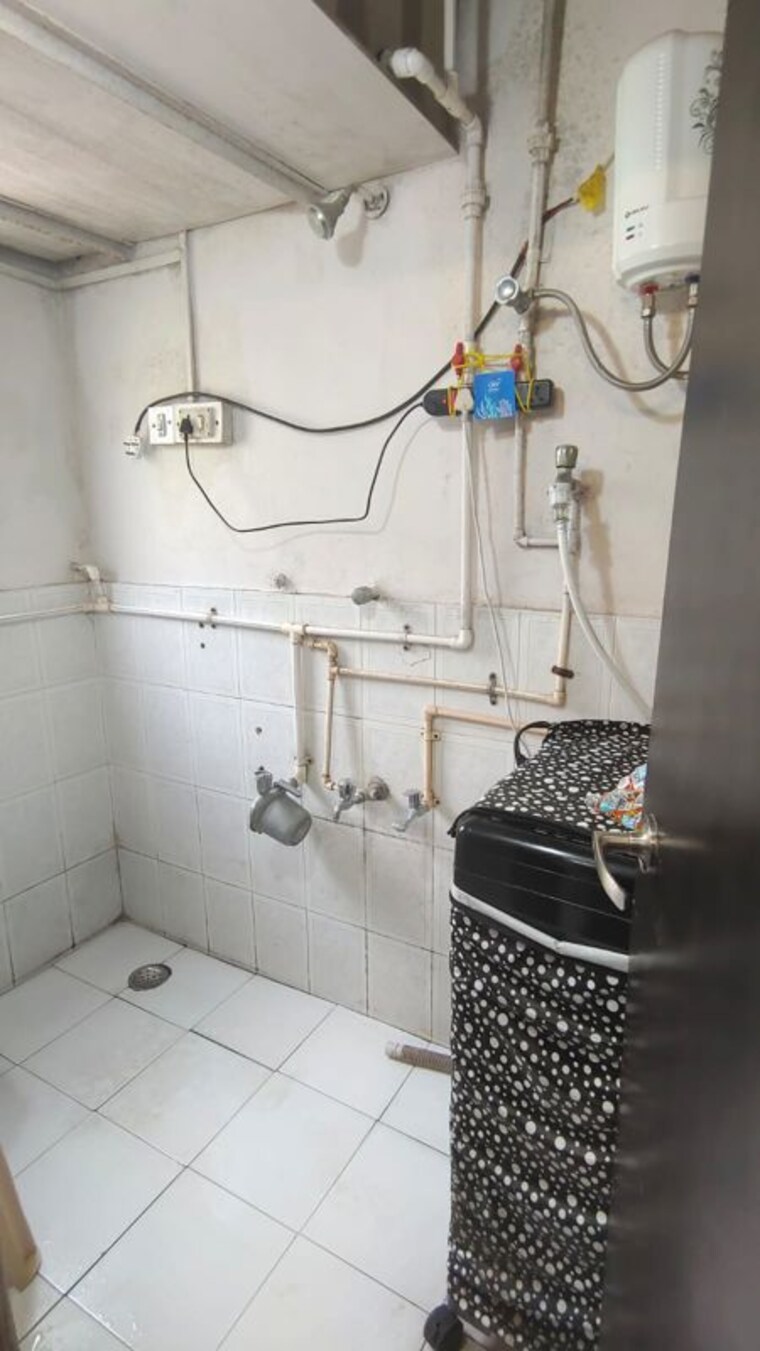 Bathroom, sun city 1 Bedroom 504 Sq.Ft. Apartment In Sun City Pune 9960581
