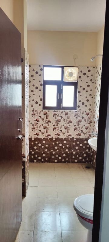 Bathroom in 1 BHK Builder Floor at Neb Sarai – for Rent