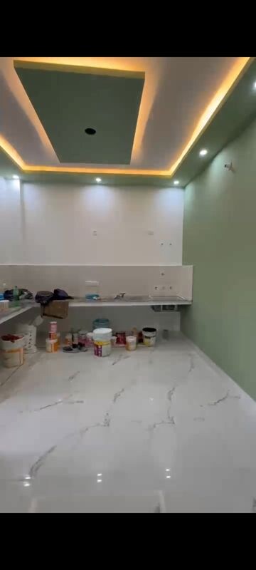 Furnished Amenities in 4 BHK Independent House at Krishna Nagar – for Sale