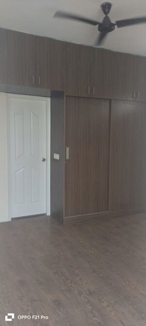 Room in 3 BHK Builder Floor at Roots Courtyard, Sector 48 – for Rent