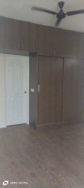 Room in 3 BHK Builder Floor at Roots Courtyard, Sector 48 – for Rent