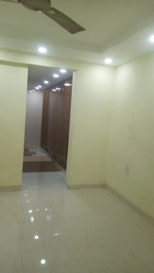 Room in 2 BHK Builder Floor at Sector 37 – for Rent
