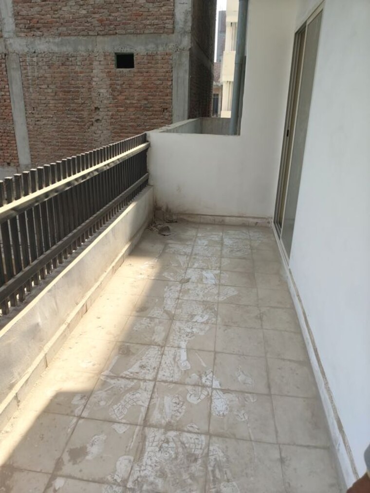 Balcony, sunshine-apartments-sector-73 1 Bedroom 540 Sq.Ft. Builder Floor In Sector 73 Noida 9960937