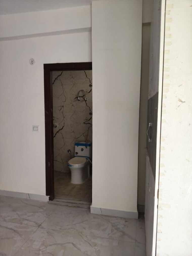 Room, sunshine-apartments-sector-73 1 Bedroom 540 Sq.Ft. Builder Floor In Sector 73 Noida 9960937